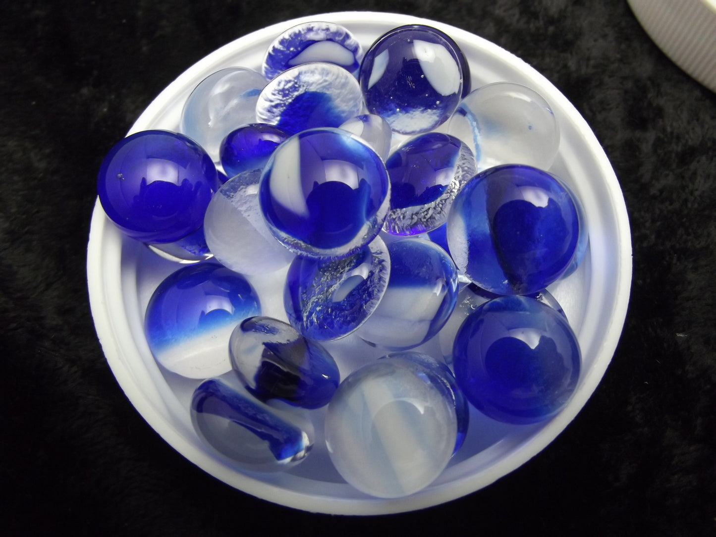 Vienna Medium Design Elements 25 pieces Pebbles Dots System 96 COE Oceanside Compatible-