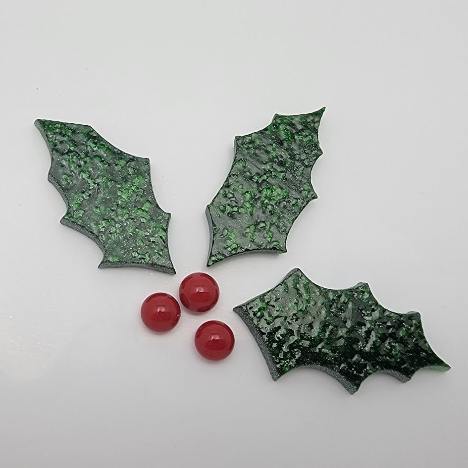 96 COE Holly Leaf Cluster with Berries Glass Precut Fusing Supplies-