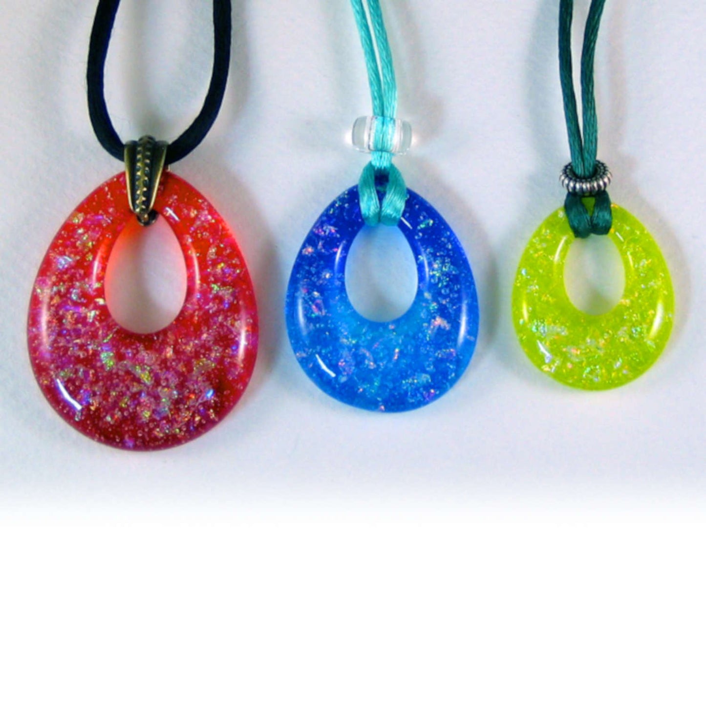 Frit Flakes Blue with Rainbow Dichroic Coating 96 COE 1 oz-